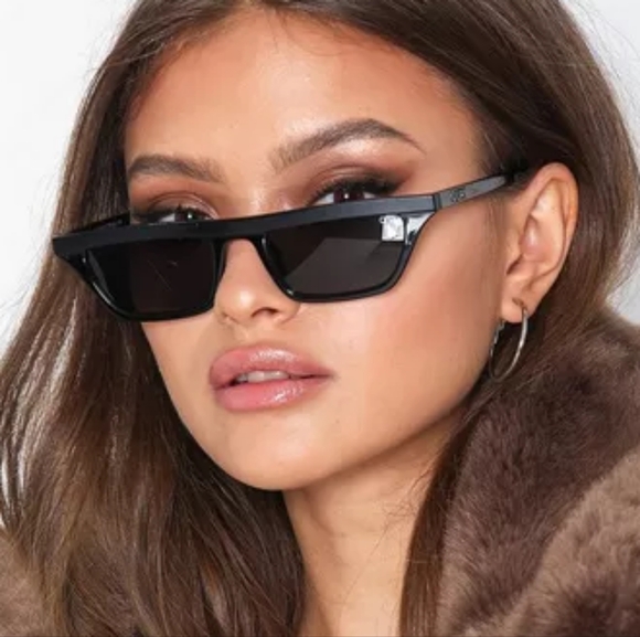 Finesse Accessories - Quay Finesse Sunglasses